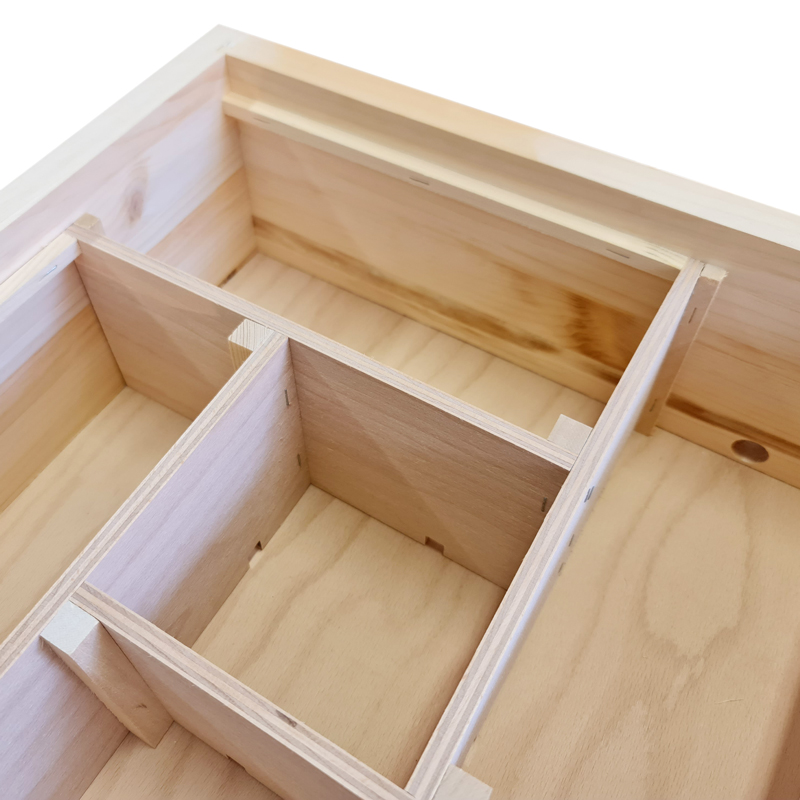 Drevený oplodniačik pre 4 matky - INOVOVANÝ, 485 x 485 mm, Borovica hladká (vejmutovka)