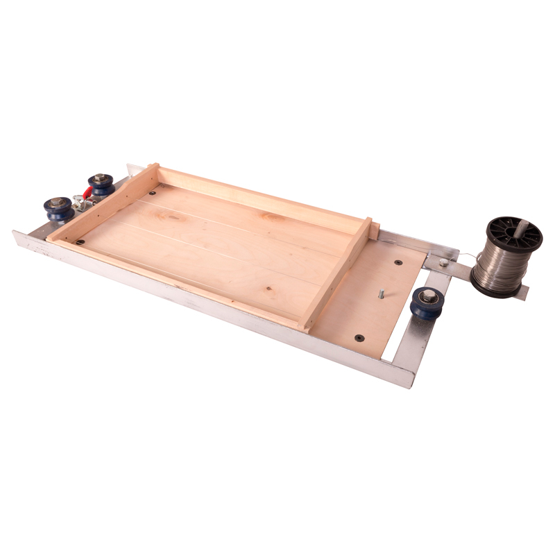 Prípravok na drôtovanie a napínanie drôtika v rámčeku