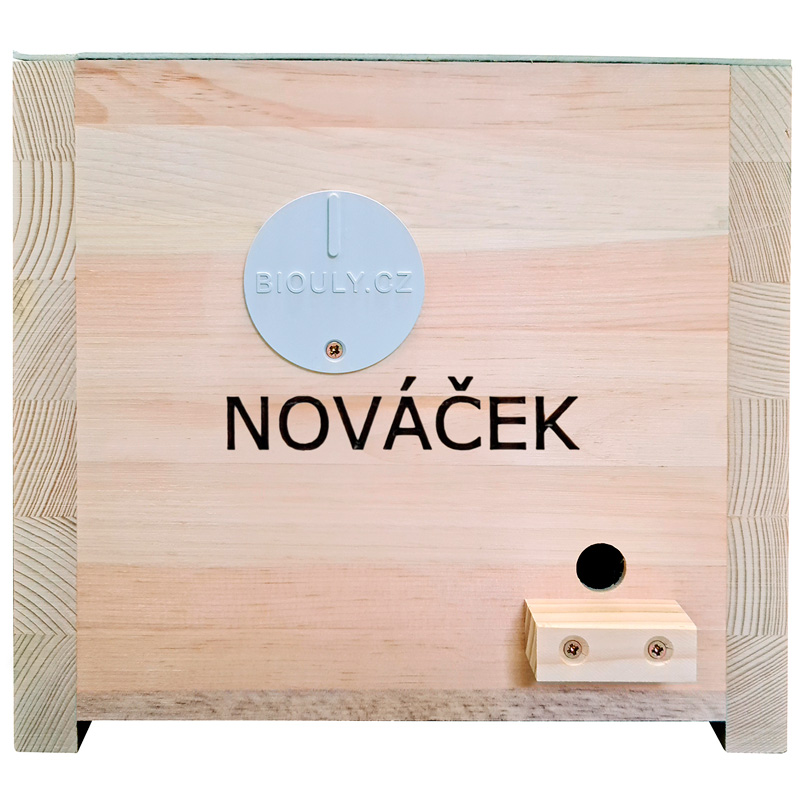 Čmelín samostatný, základná búdka pre čmeliaky, Borovica hladká (vejmutovka)