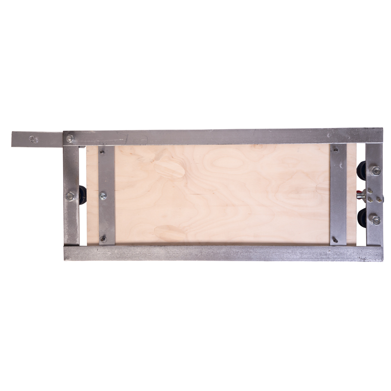 Prípravok na drôtovanie a napínanie drôtika v rámčeku