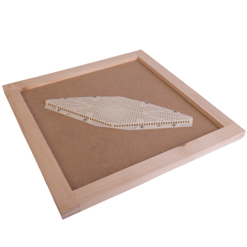 Včelí výklz, kosoštvorec 375 x 123 mm, plastový