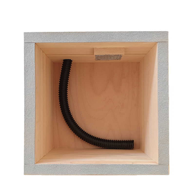 Čmelín samostatný, základná búdka pre čmeliaky, Borovica hladká (vejmutovka)