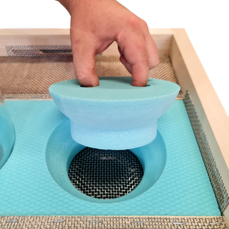 Difúzne protiplesňové kŕmiace veko, 2 otvory, B10