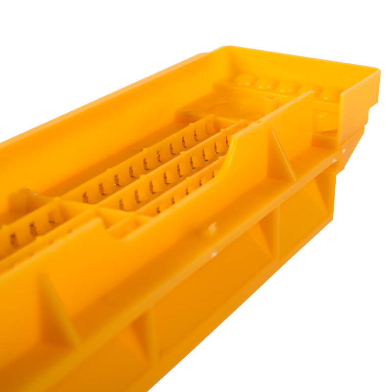 Česnový pylochyt s drôtikovým prelezom