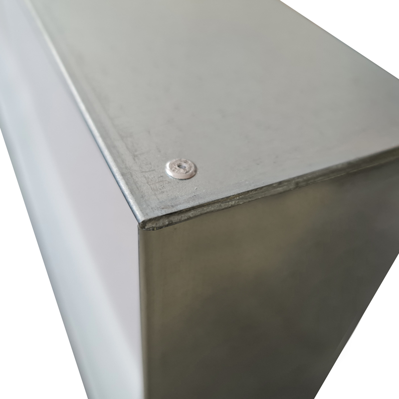 Vrchnák pre plemenáč 39x24, plechové veko, izolovaný