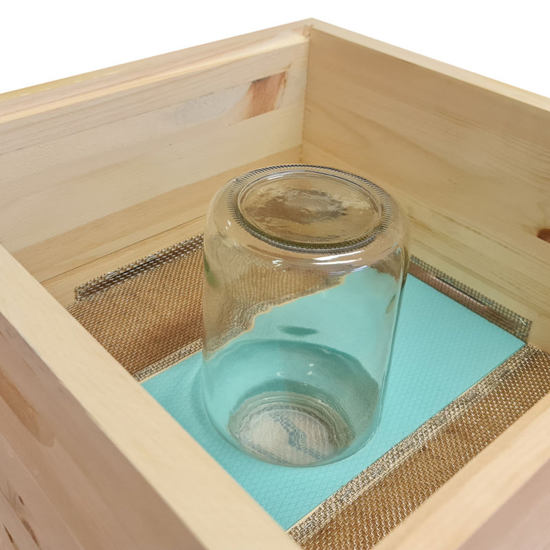 Difuzní protiplísňové krmící víko, 1 otvor, Langstroth